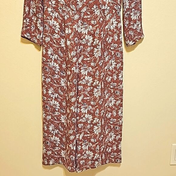 Cupcakes and cashmere wideleg floral romper size small. - Picture 2 of 12